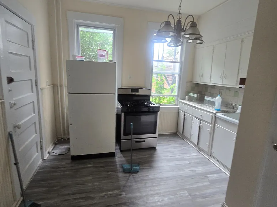 103 Storms Ave #1