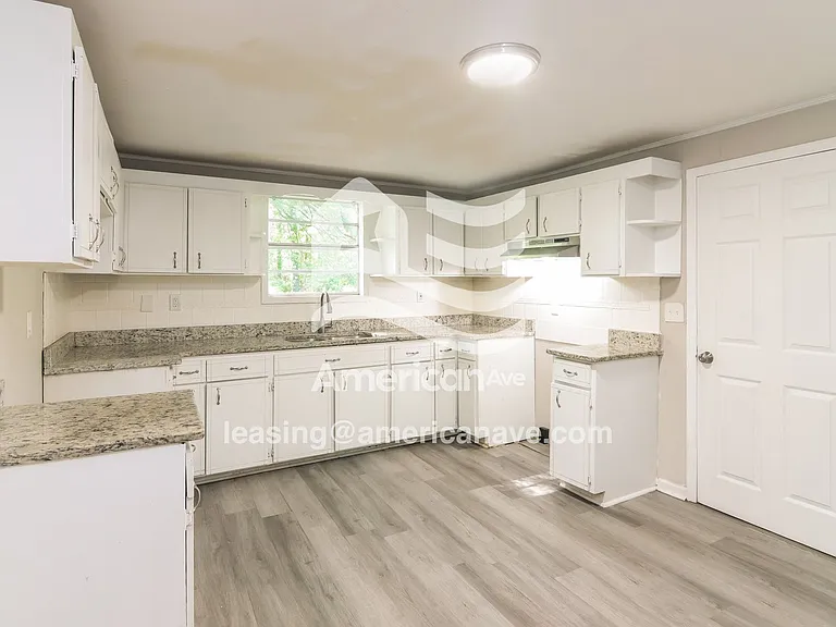 1172735_005_kitchen_6.jpg