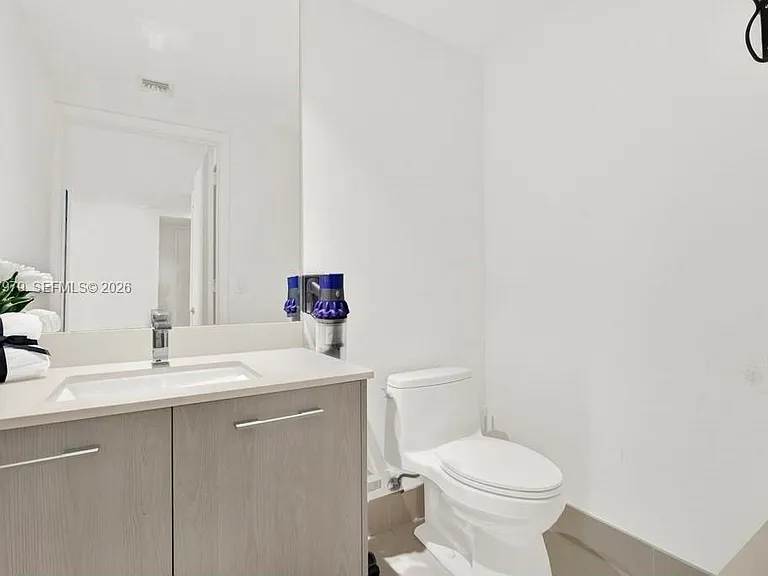 45 SW 9th St #1609 — Photo 14