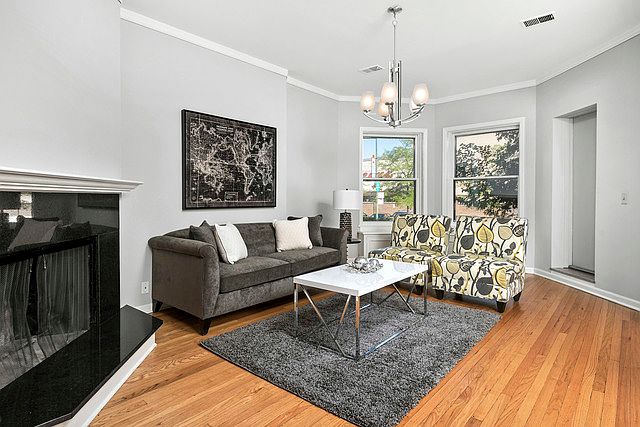 1st image of 545 W Belmont Ave APT 1W