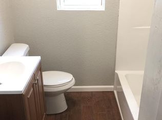 511 Cleveland St, Alvin, TX 77511