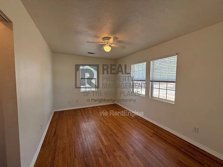 3101 S Jackson St — Photo 11