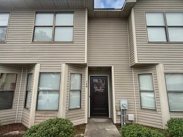 149 Aloha Dr, Fayetteville, NC 28311
