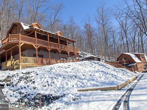 3rd image of 1048 Courtney Hollow Ln