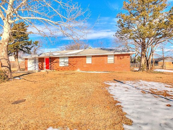2nd image of 307 Mimosa Dr