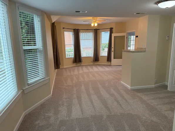 4055 4th Ave NE #M, Seattle, WA 98105