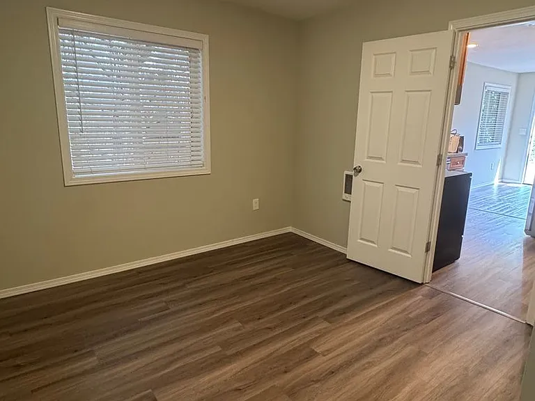 11015 Kendrick St SW — Photo 7