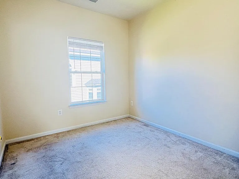 4651 Carisbrooke Ln — Photo 9