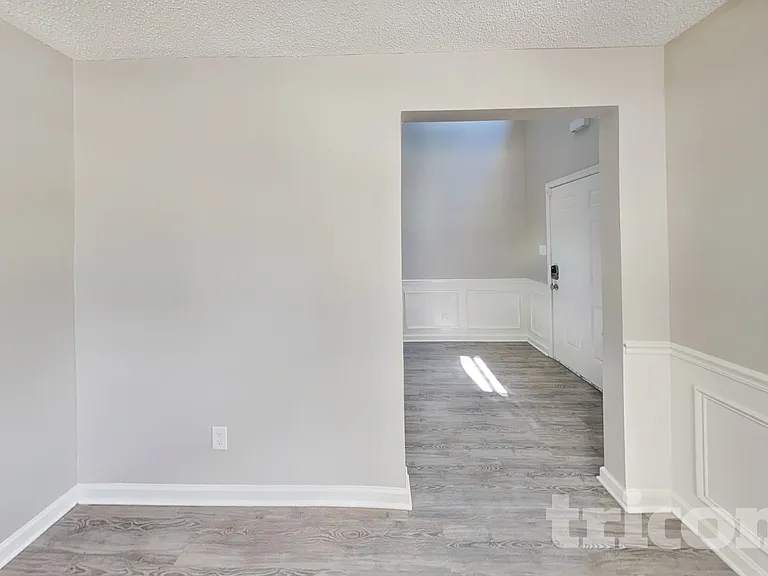 235 Chattaroy Dr — Photo 15