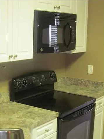 9437 Colleton Way — Photo 6