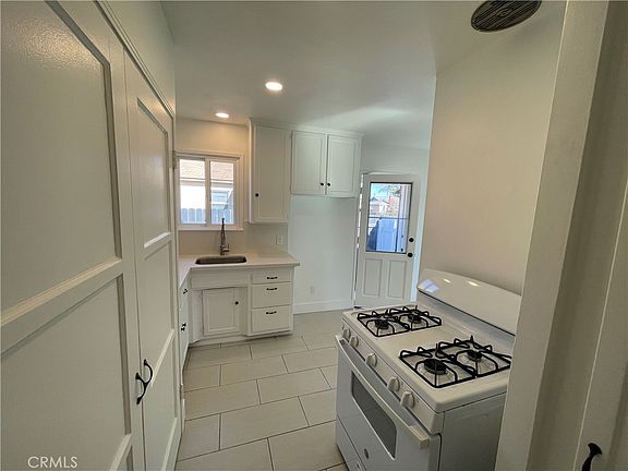 5th image of 2221 Granada Ave