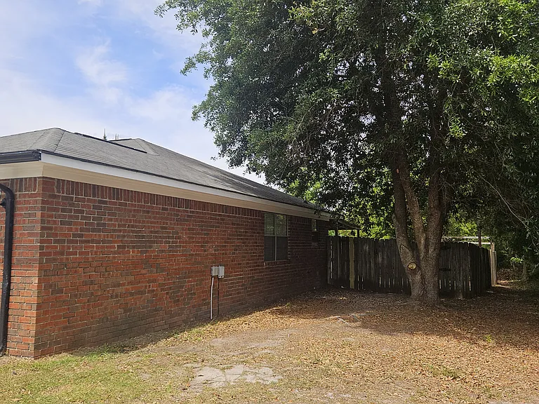 1269 Windrow Dr — Photo 13