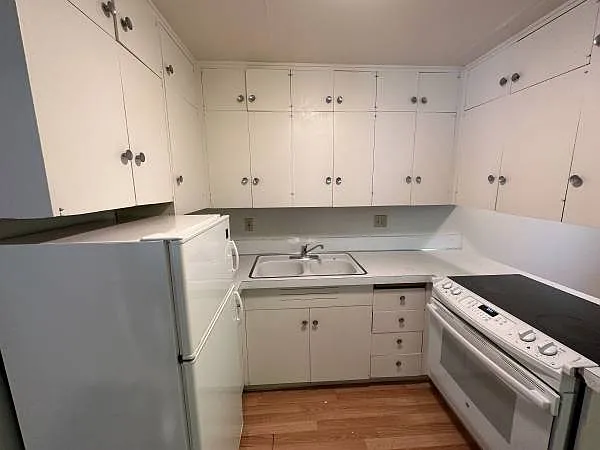 Campus Apartments — Photo 2