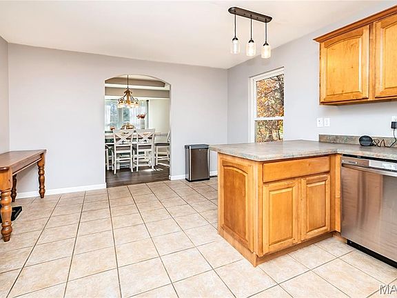 4th image of 6066 Peachtree Dr