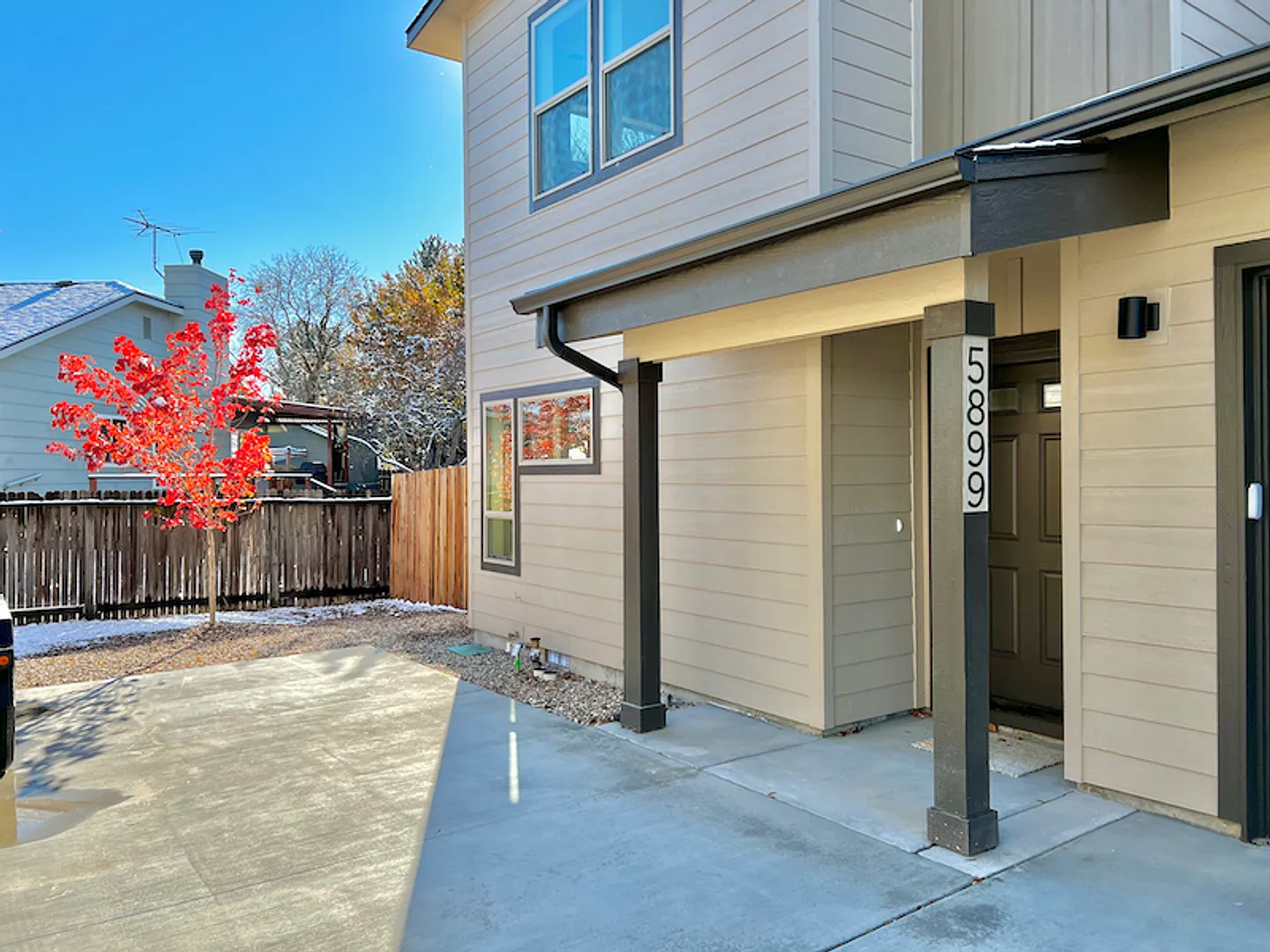 3 Bed 2 Bath Townhouse Near Foothills — Photo 2