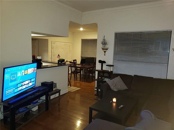 3rd image of 3777 Peachtree Rd NE APT 1733