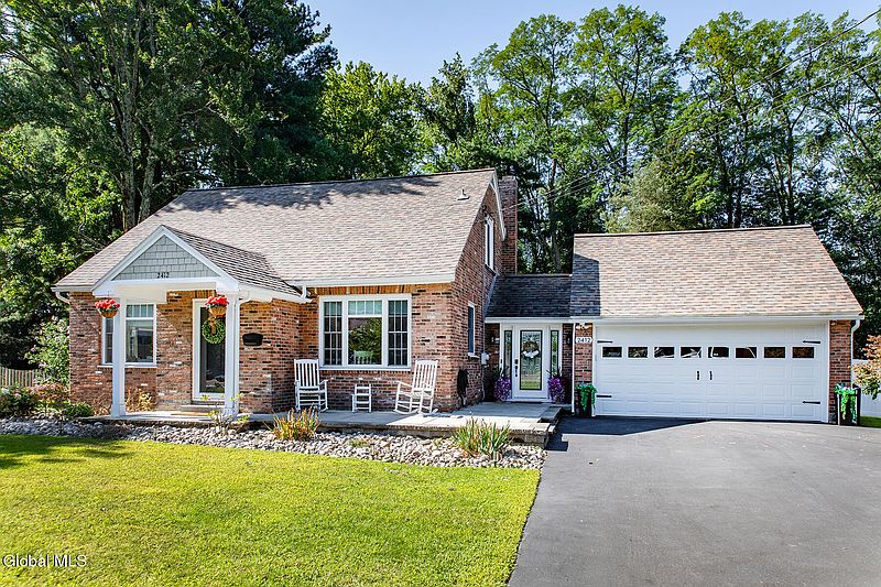 2nd image of 2412 Curry Road