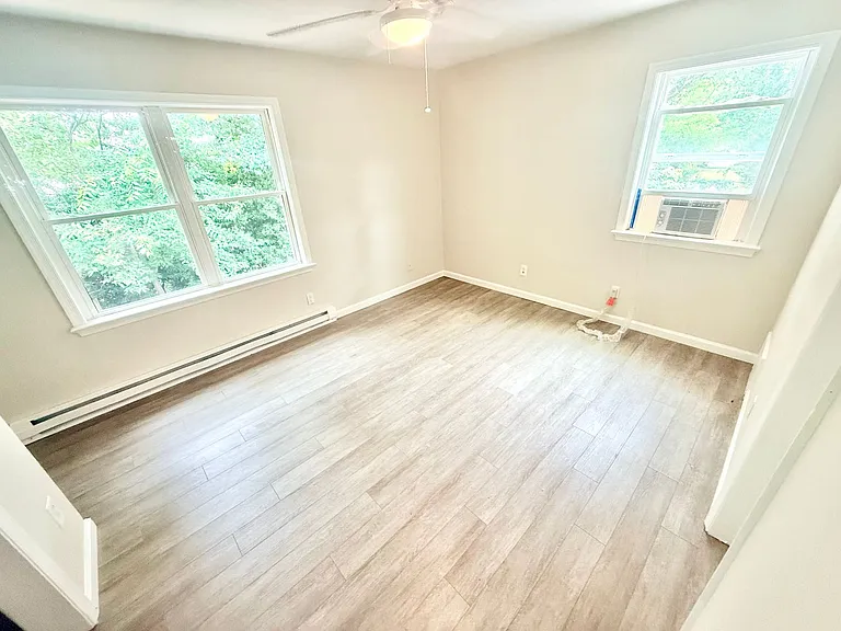1820 Parkview Ave — Photo 10