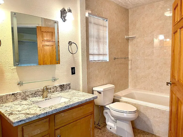 13410 Natasha Ln — Photo 7