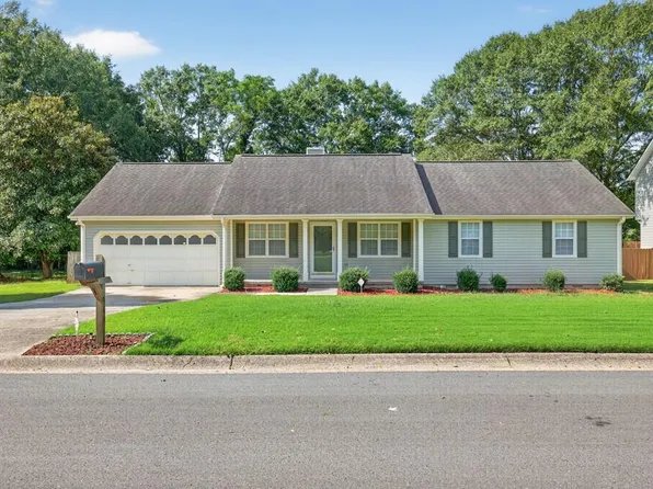 944 Century Dr, Winder, GA 30680