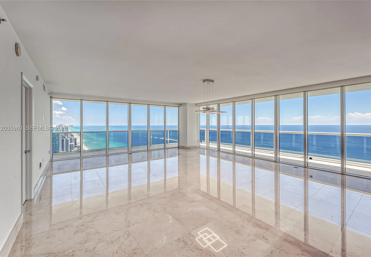 Beach Club Two Condo — Photo 1