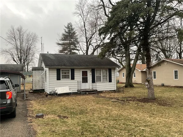 327 W Wall St, Moweaqua, IL 62550