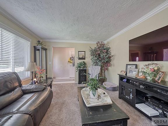 4th image of 2438 Oak Trail Dr
