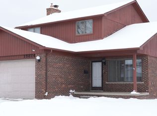 15814 Deerfield Ave, Eastpointe, MI 48021
