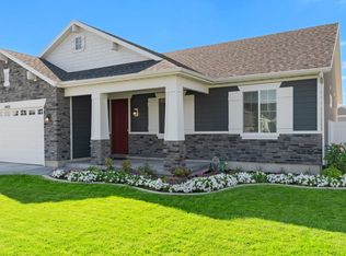 1455 W Willowcreek Ct, Syracuse, UT 84075