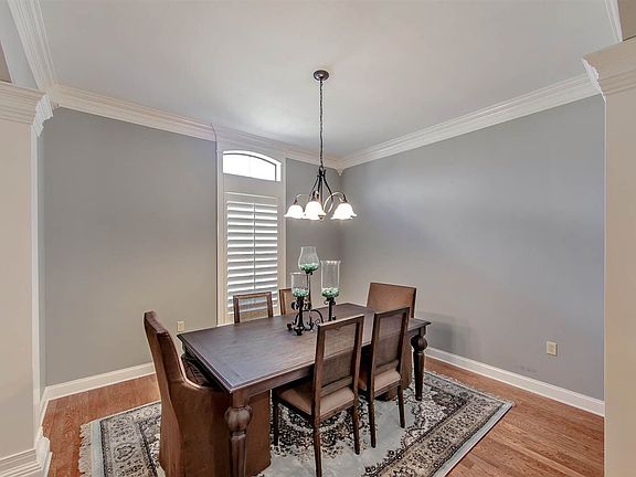 5th image of 213 Riverwood Dr