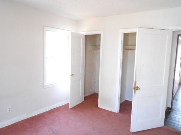 3rd image of 2711 Texas Dr