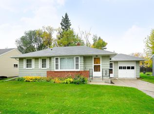 1922 Chestnut St, Grand Forks, ND 58201