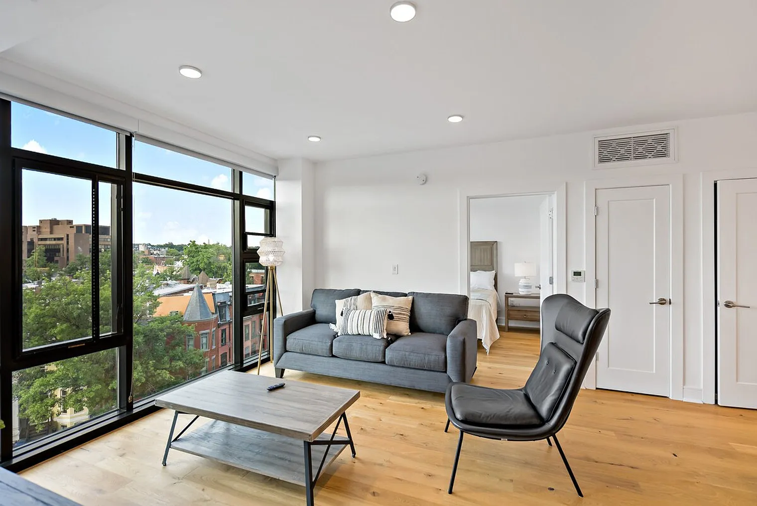 2 bed, 2.0 bath, $8,006 — Photo 4