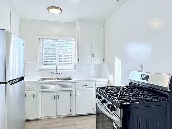 4th image of 4040 Palmwood Dr APT 9