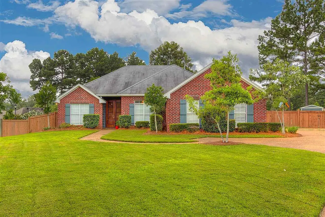 3 bed, 1625 sqft, $2,300 — Photo 1