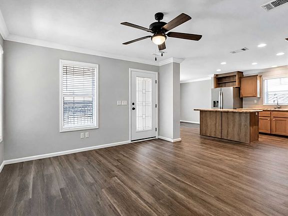 011_16336_SW_Indianwood_Cir-Kitchen-nt-1