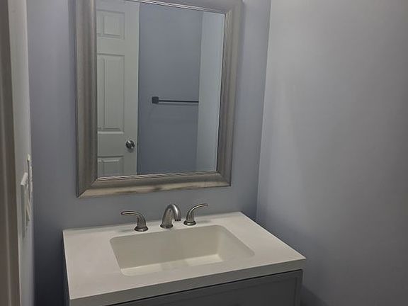 4th image of 68 Bassett St Unit 1