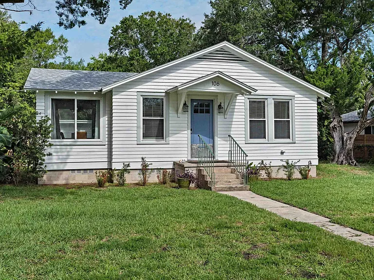 106 Arredondo Ave — Photo 1