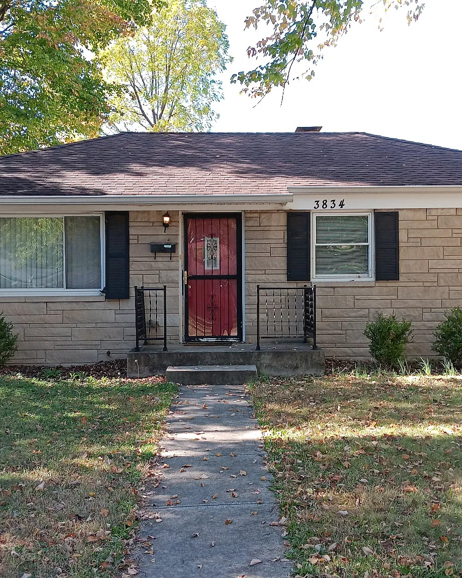 3 bed, 1.5 bath, 1209 sqft, $1,350 — Photo 1