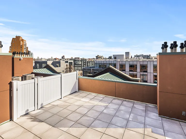 38 Roebling St #3N — Photo 10