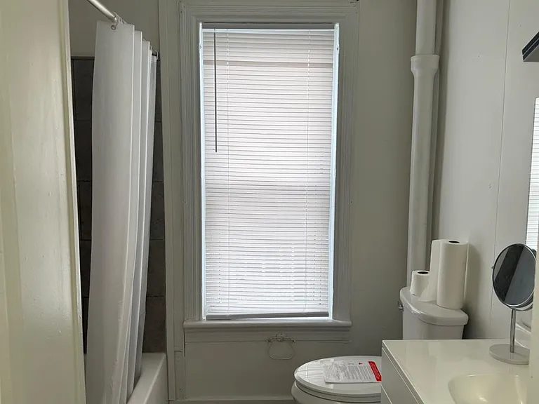 837 Locust St — Photo 7