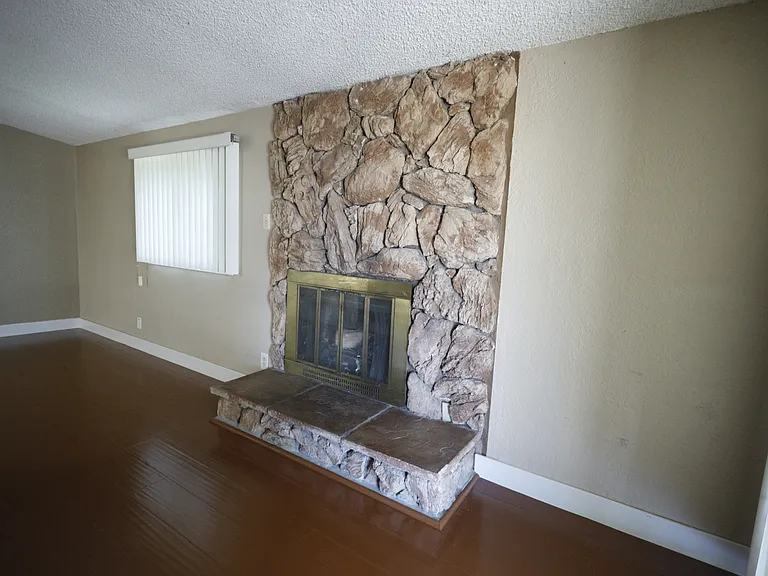 4331 26th Ave — Photo 8