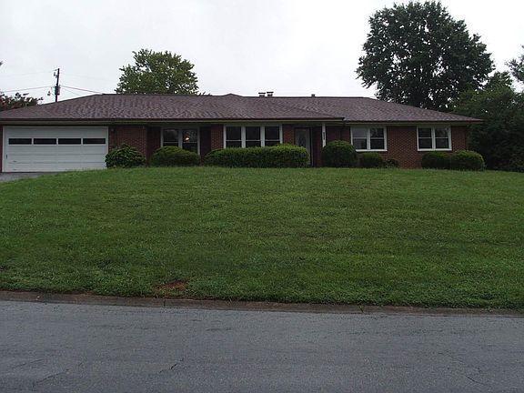 2nd image of 321 Stonebridge Dr