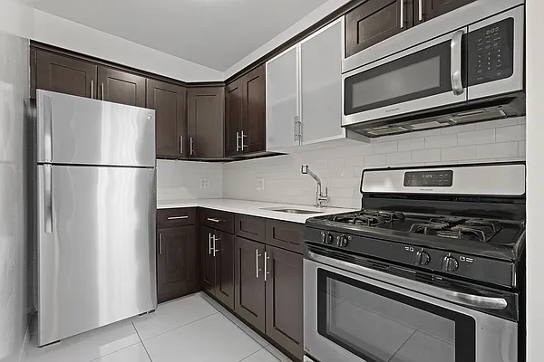 Rented by Compass | media 7