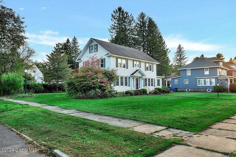 5th image of 98 Oakland Avenue