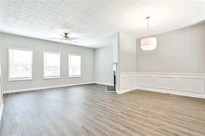 Celeste Ln SW — Photo 1