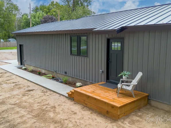 2628 Hamilton Rd, Muskegon, MI 49445