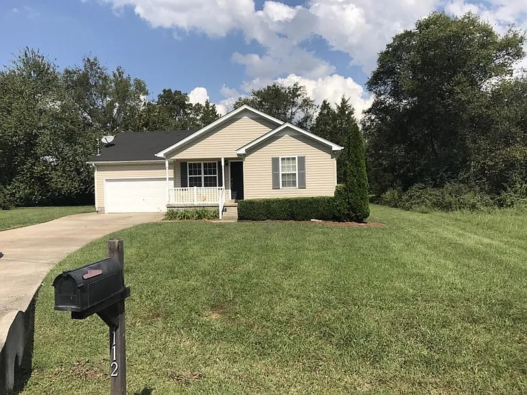 112 Bundy Ct — Photo 2
