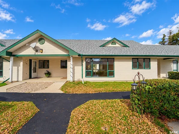 111 2nd Avenue E #107, Rosetown, SK S0L 2V0