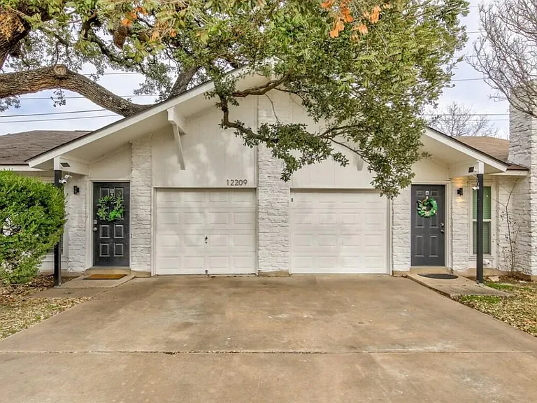 12209 Dundee Dr #B — Photo 27